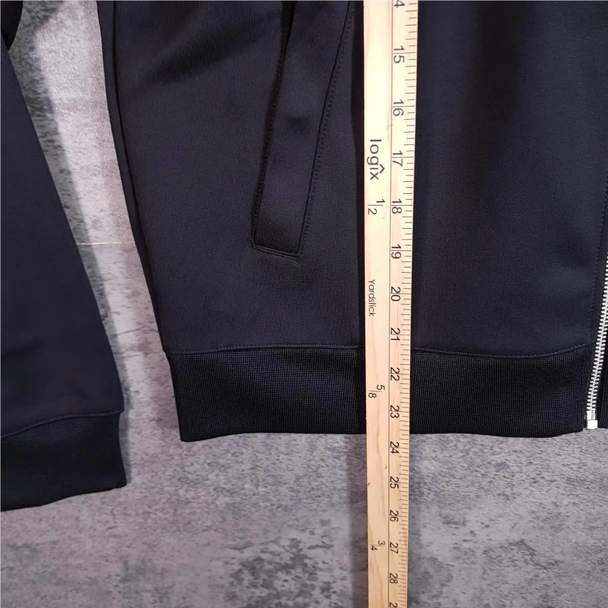 Nike clothing - Black (UPC: 0197862531565) 4