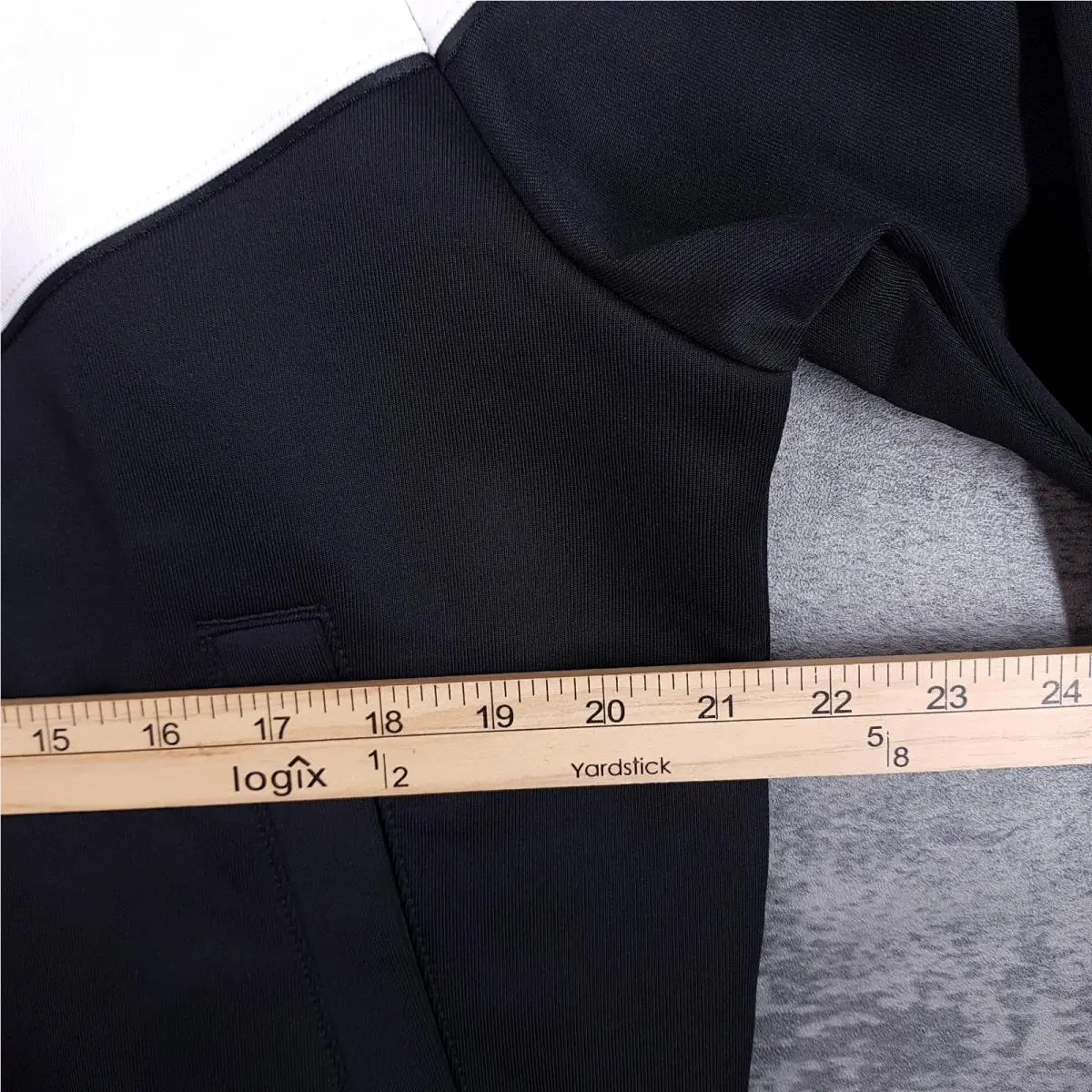 Nike clothing - Black (UPC: 0197862531565) 5