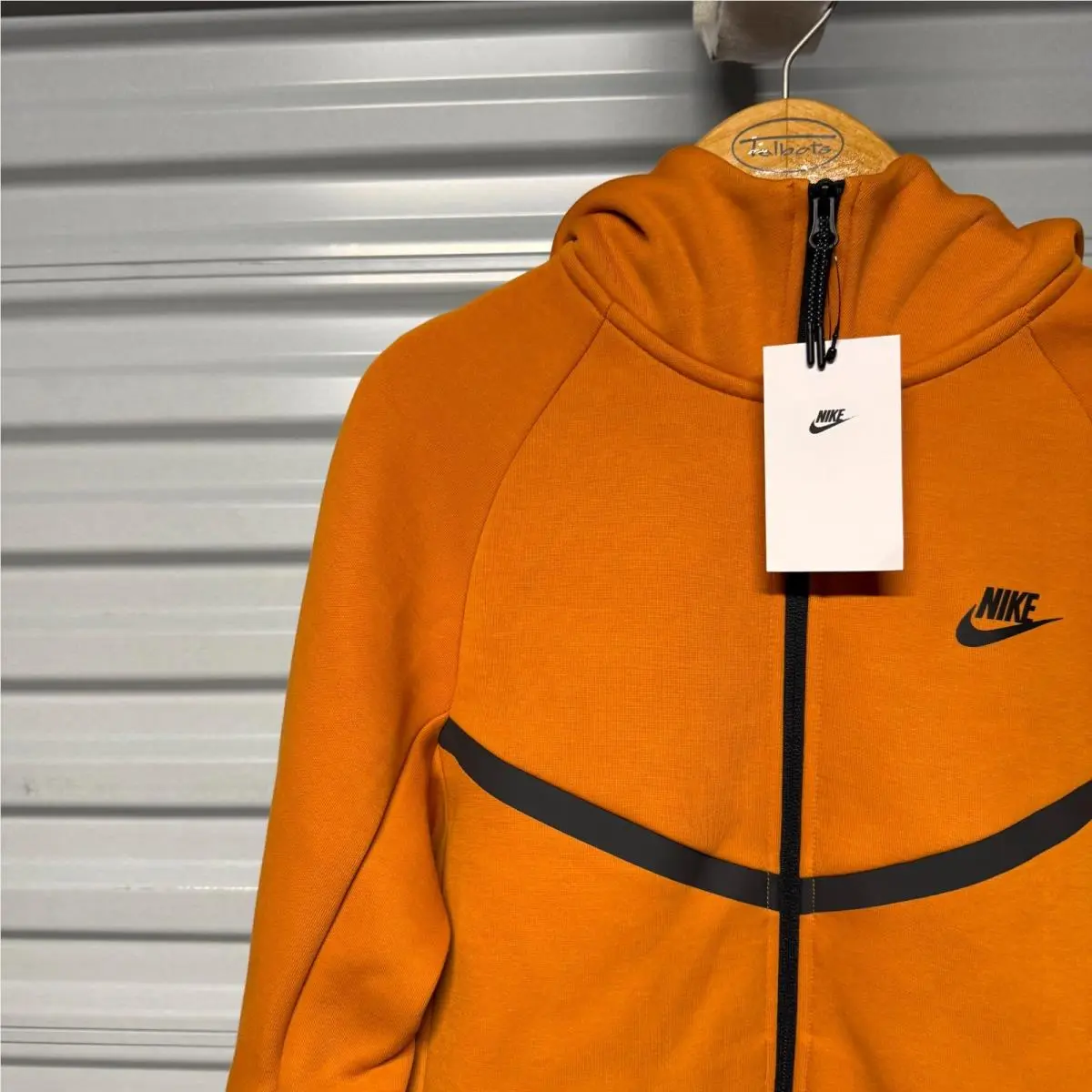 Nike clothing - Orange (UPC: 197863219721) 1