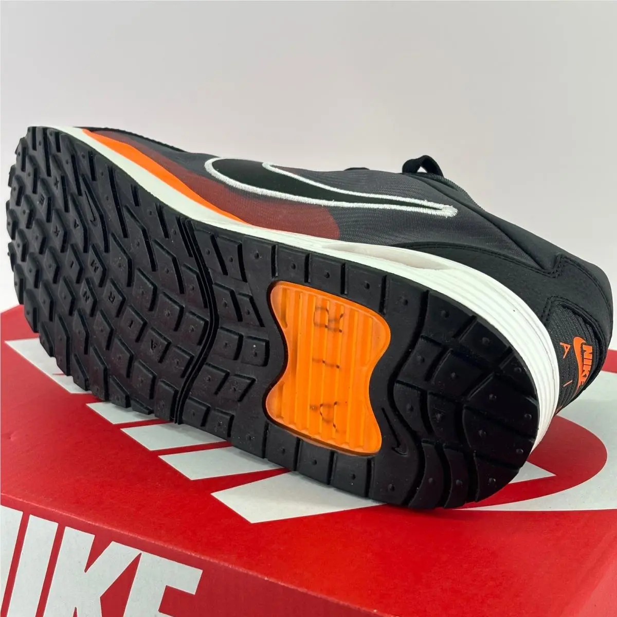 Nike shoes - Nike Air Max Solo SE - Black 4