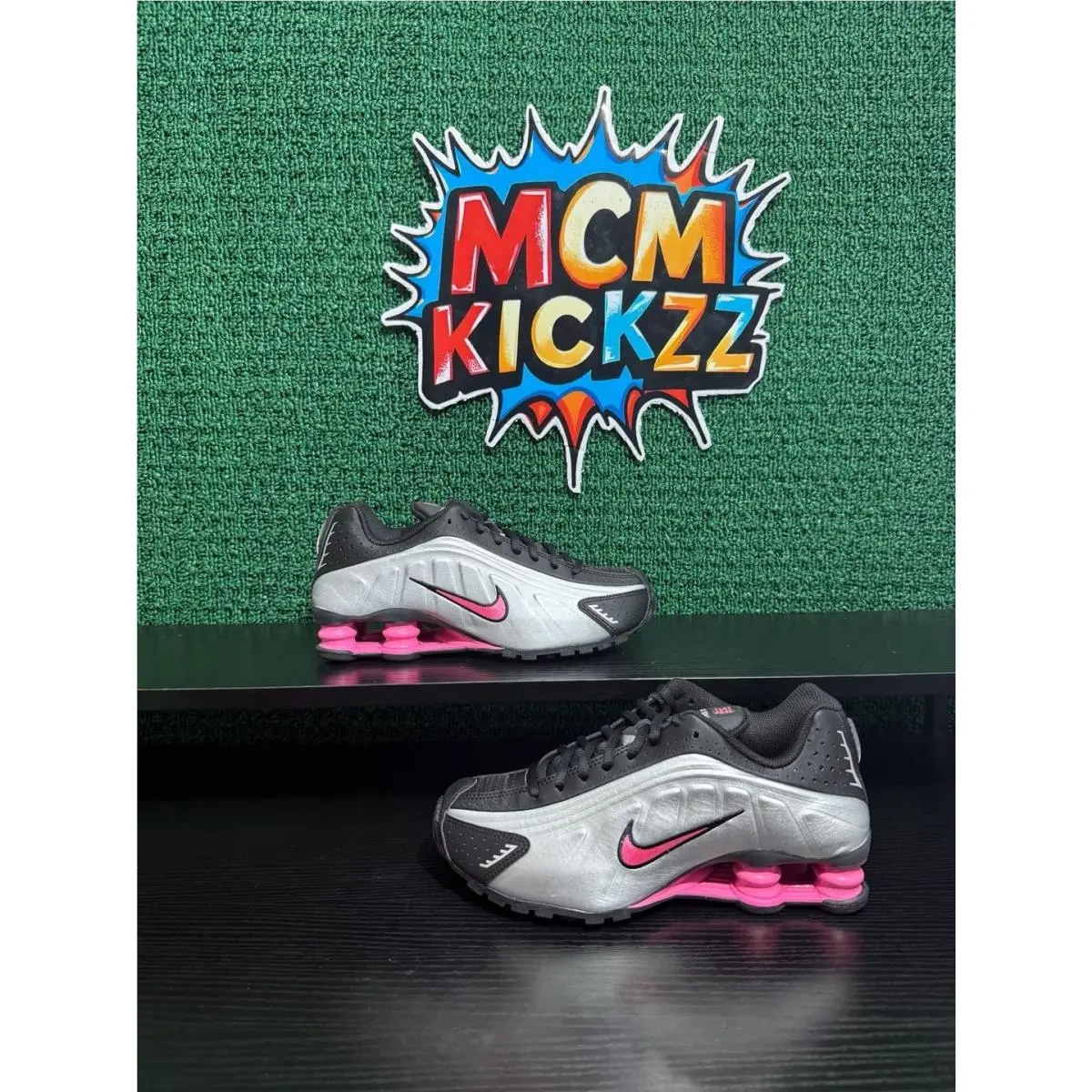 Nike Shox R4 GS Black Metallic/silver/pinksicle Youth Size 5.5/7W