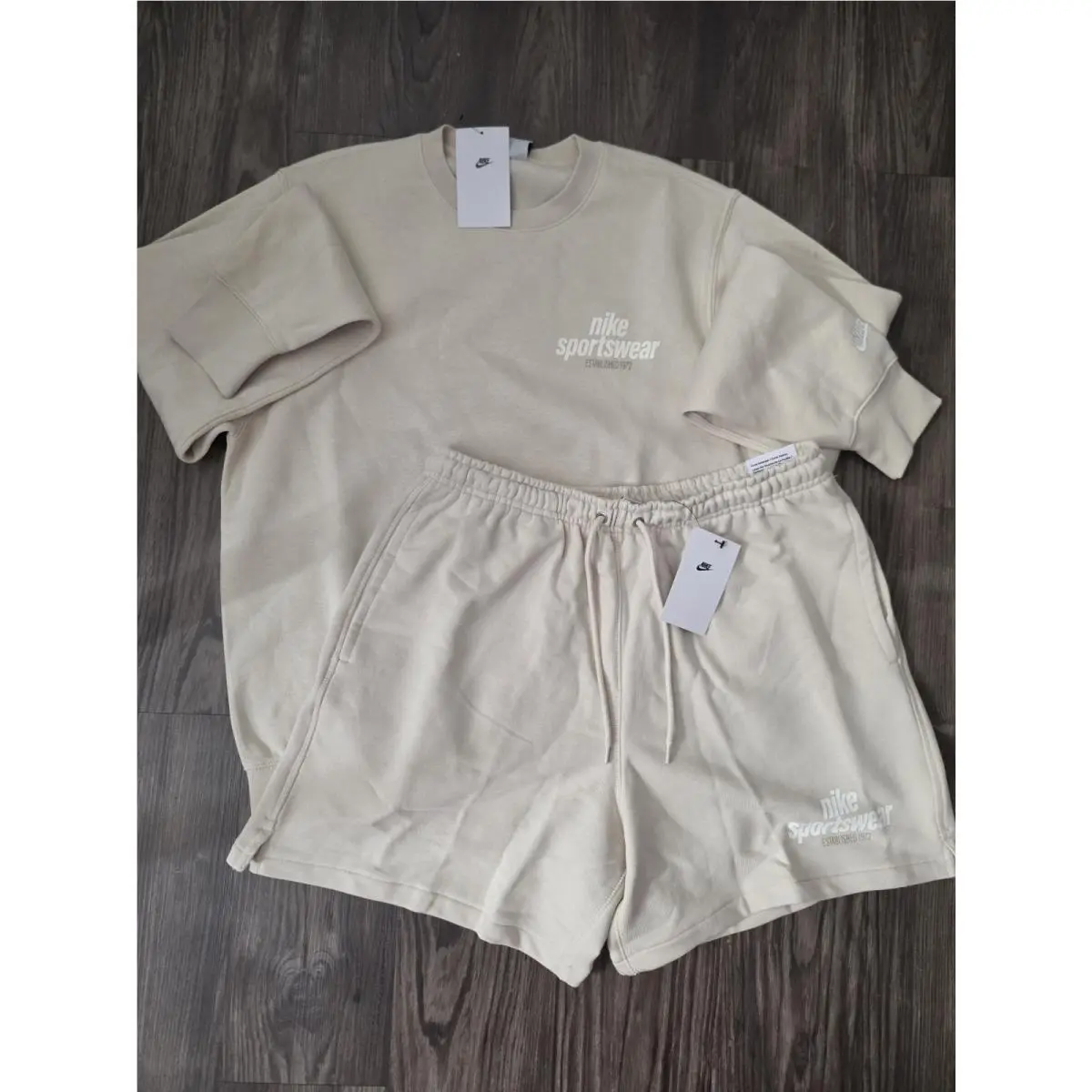Bwt  Sportswear Club Fleece Crewneck Sweatshirt Shorts Outfit Size XL by Nike