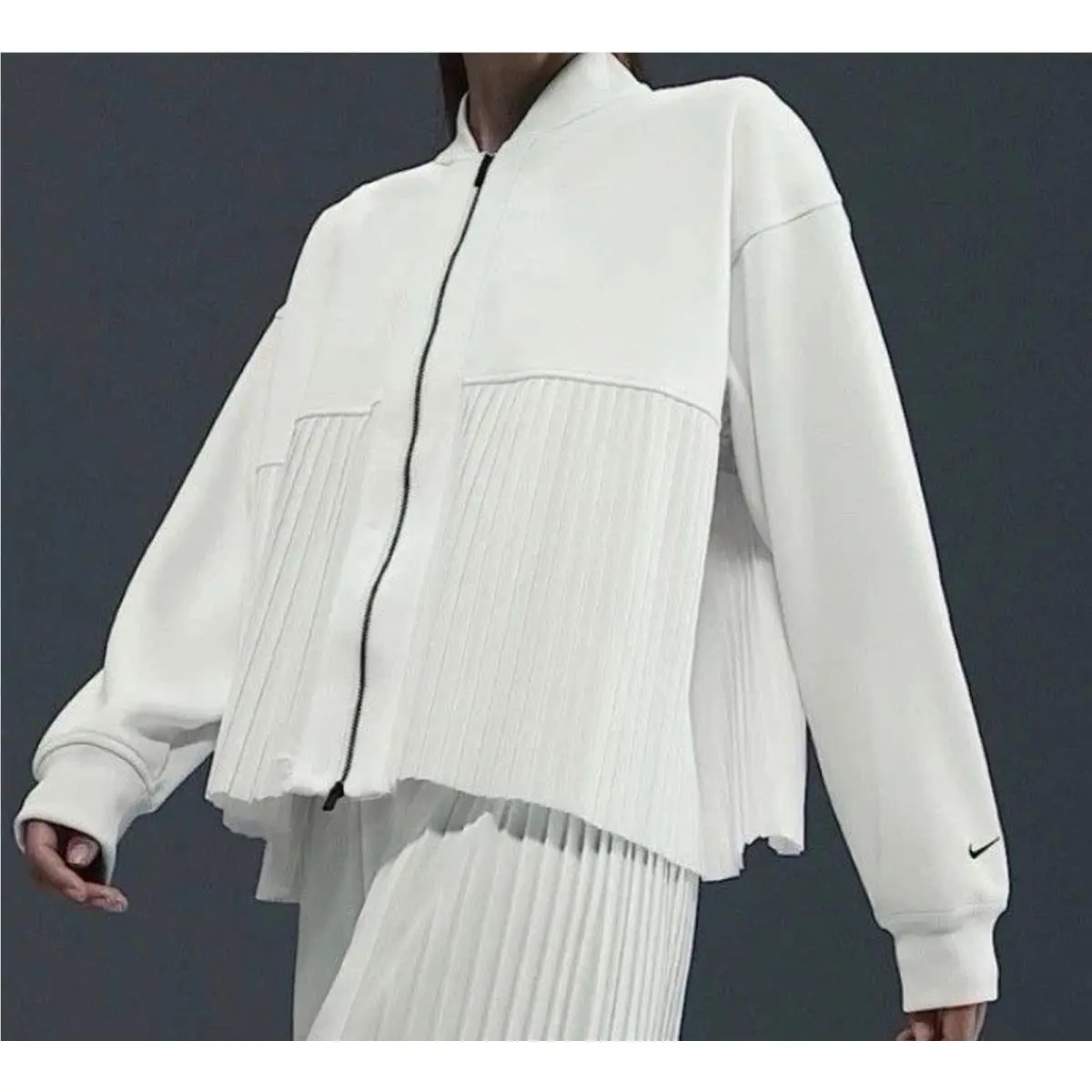 Nike clothing - White (UPC: 198487093216) 0