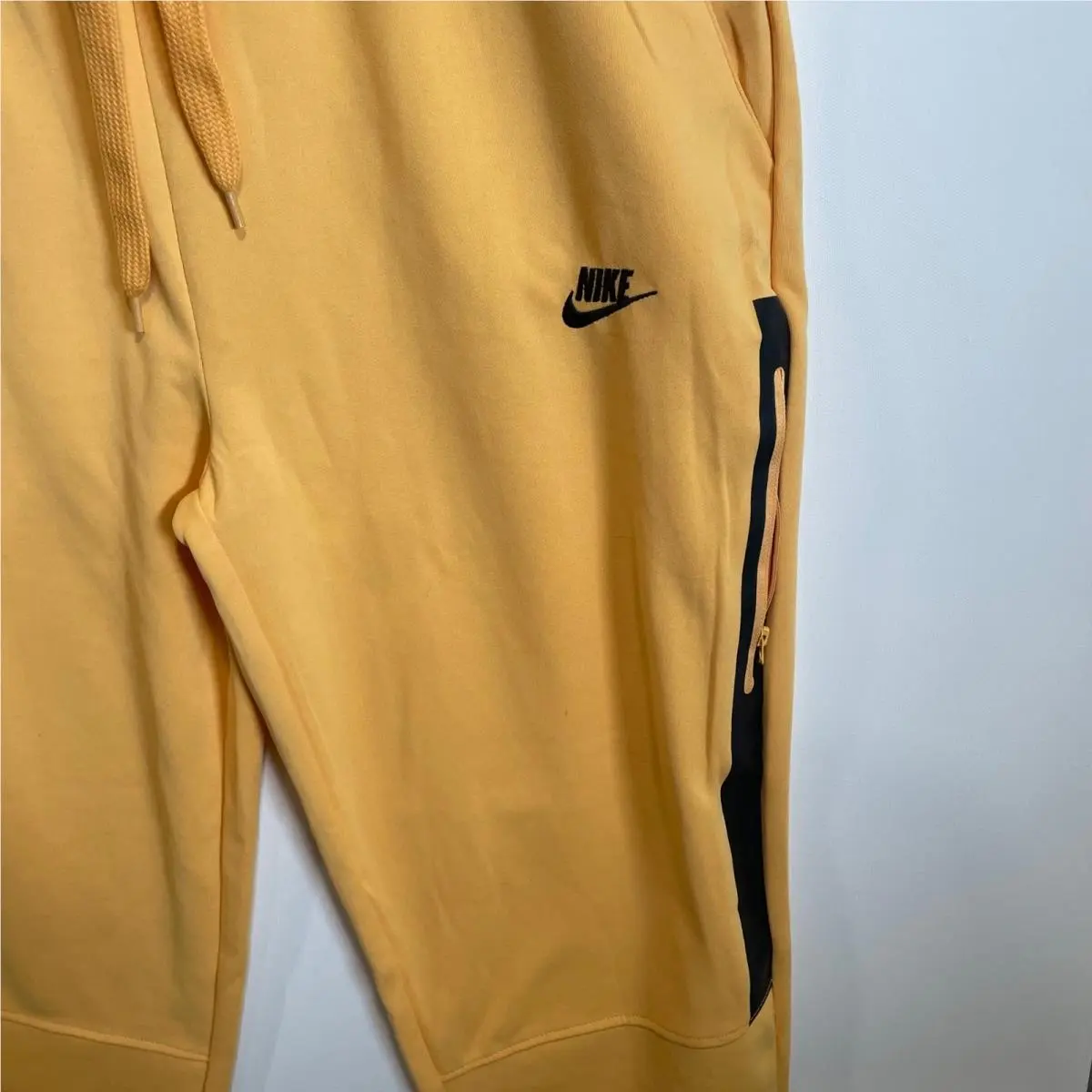 Nike clothing - Yellow 9