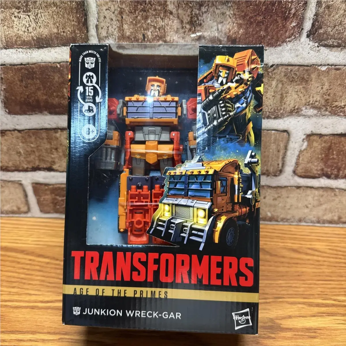 Transformers Age of The Primes Voyager Class Animated Junkion Wreck-gar In-hand