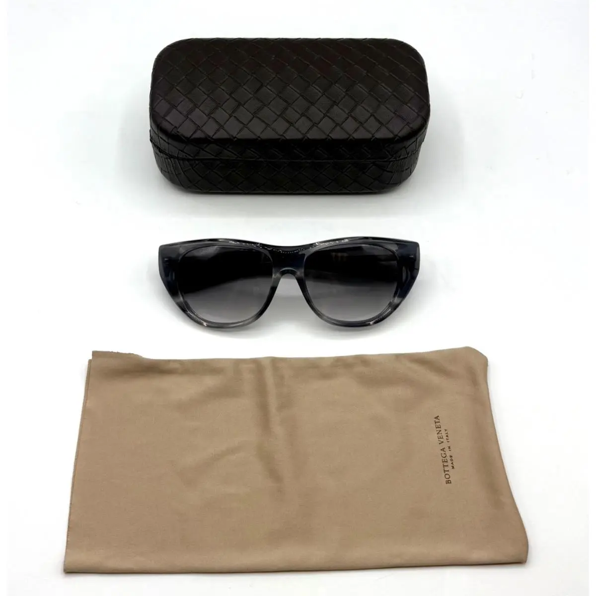 Grey Havana Sunglasses Grey Lenses W/case 276067 2350 by Bottega Veneta