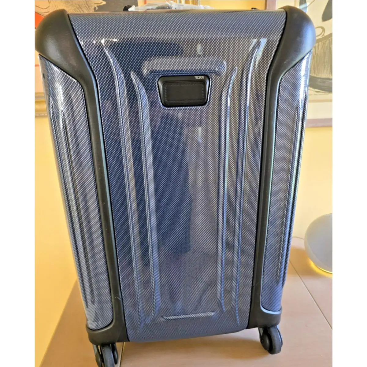 Vapor International Carry-on 22” Spinner Luggage Suitcase Blue by Tumi