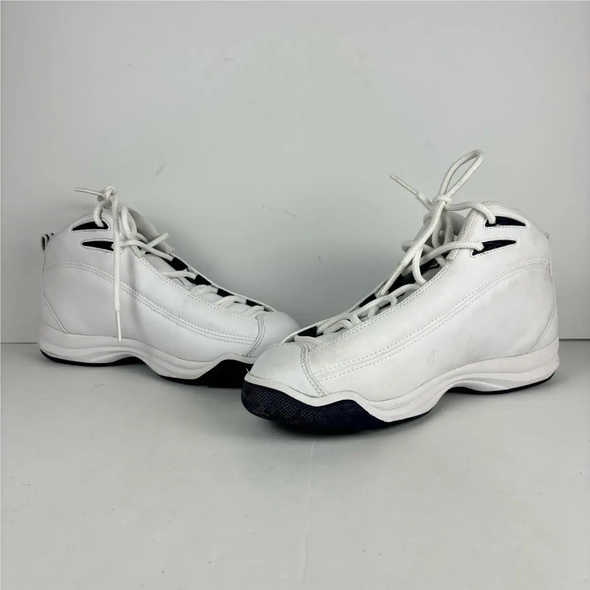 Converse shoes - White 1