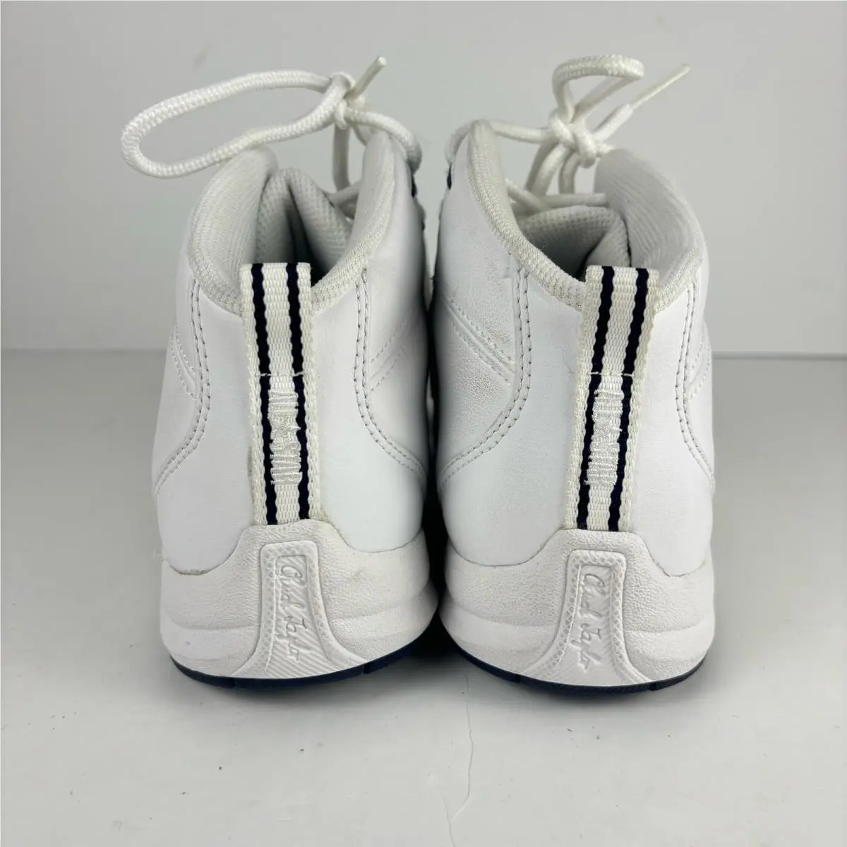 Converse shoes - White 5