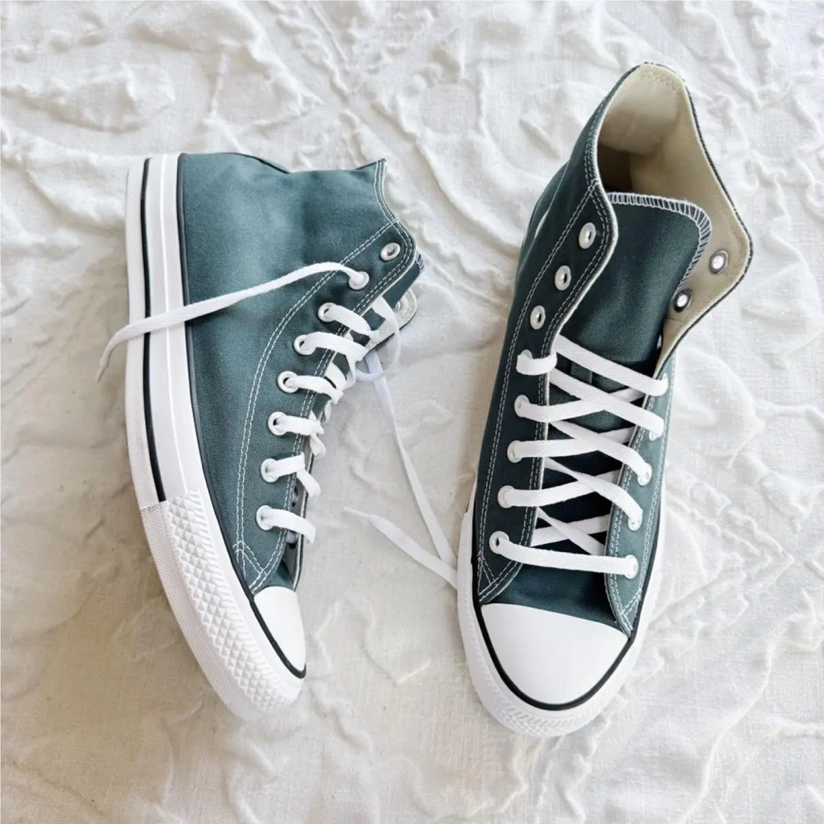 Converse shoes - UK 1