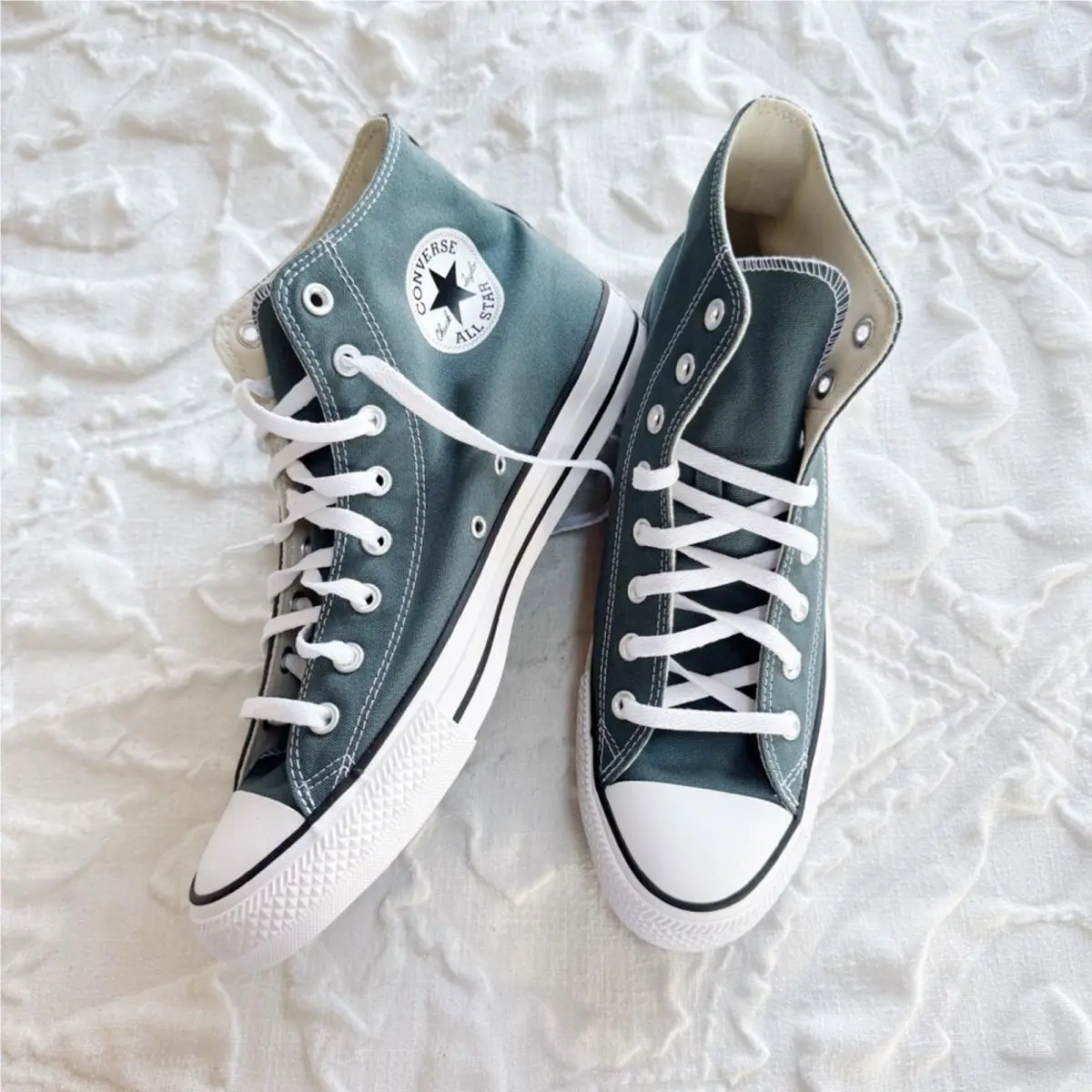 Converse shoes - UK 3
