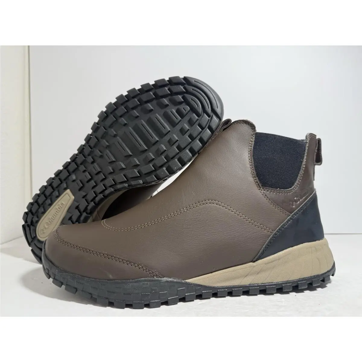 Columbia Fairbanks Rover Chelsea Boots Men`s Size 8-13 Brown Waterproof BM5597