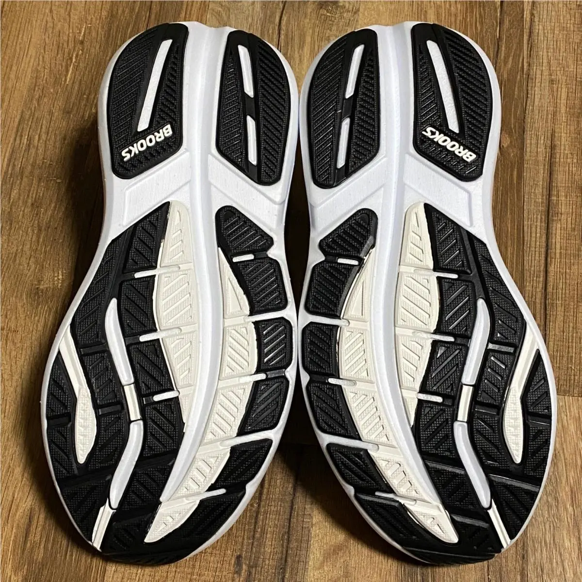 Brooks shoes - Brooks Ghost Max - Ghost Max - Black 8