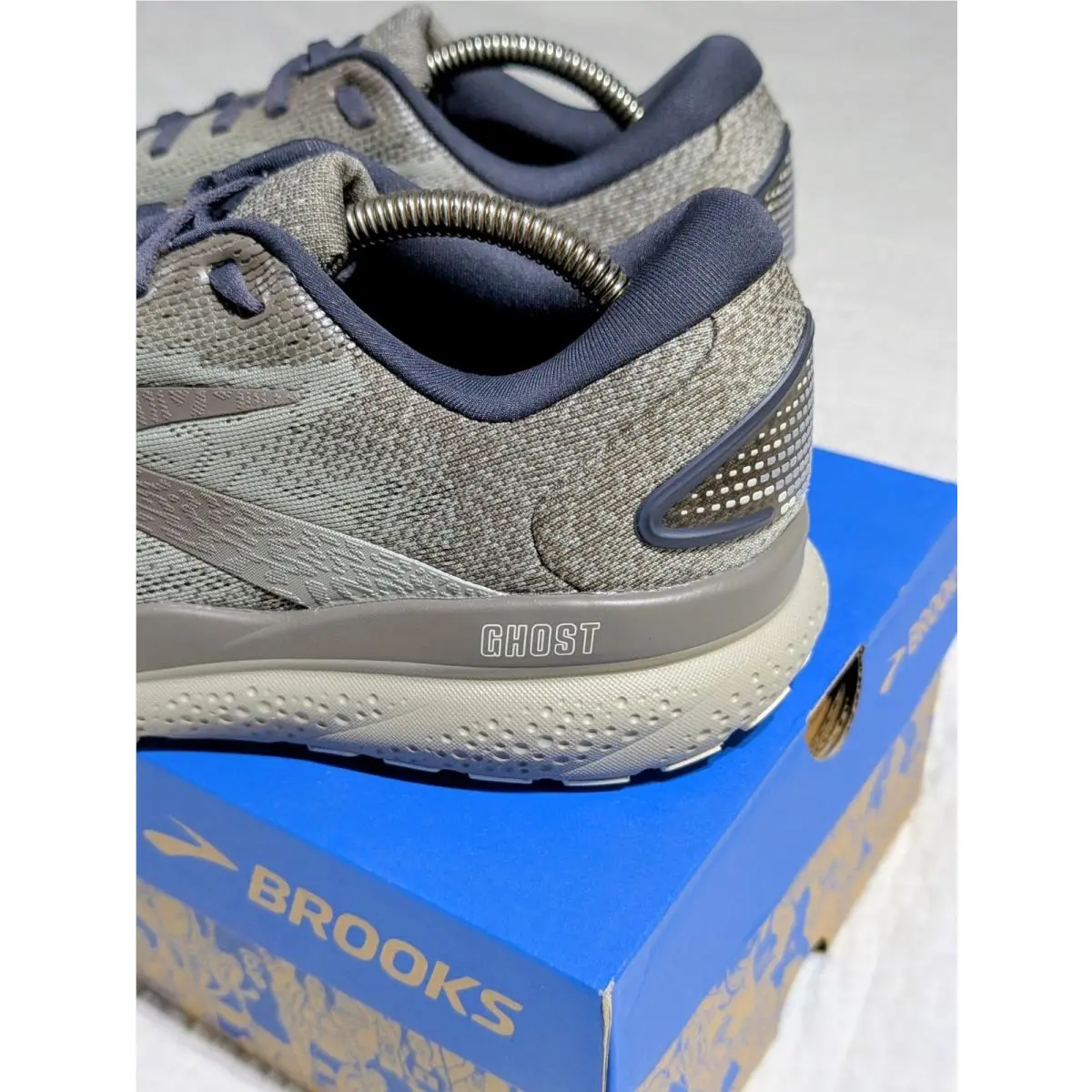 Brooks shoes - Brooks Ghost 16 - Ghost - 1104181D240 - Beige, Gray 0