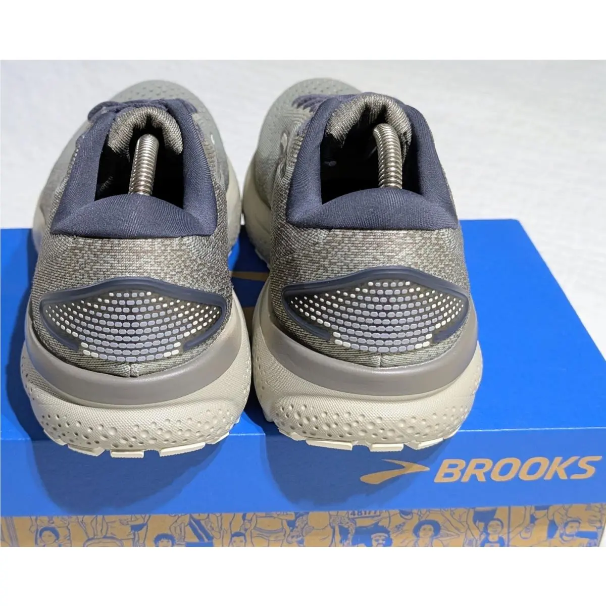 Brooks shoes - Brooks Ghost 16 - Ghost - 1104181D240 - Beige, Gray 3