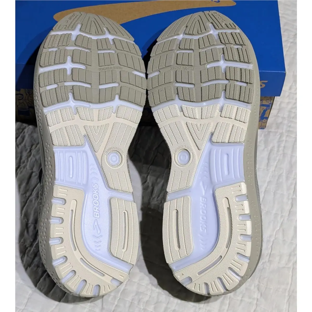 Brooks shoes - Brooks Ghost 16 - Ghost - 1104181D240 - Beige, Gray 12