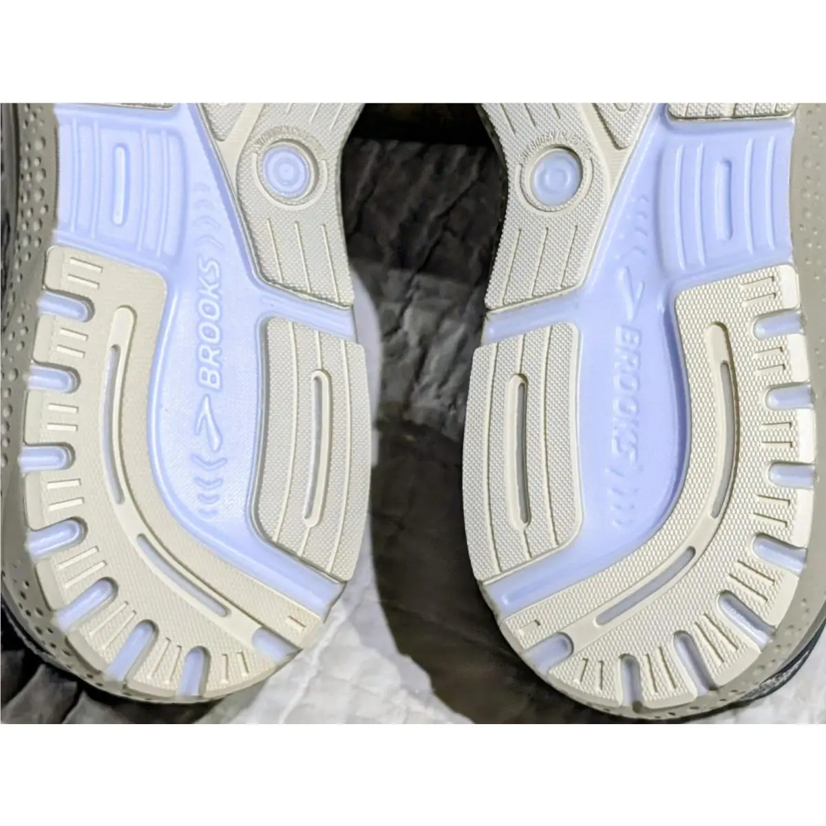 Brooks shoes - Brooks Ghost 16 - Ghost - 1104181D240 - Beige, Gray 13
