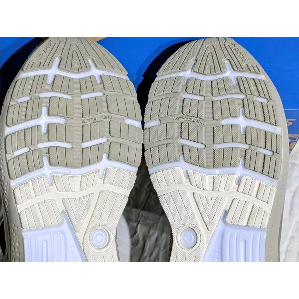 Brooks shoes - Brooks Ghost 16 - Ghost - 1104181D240 - Beige, Gray 14