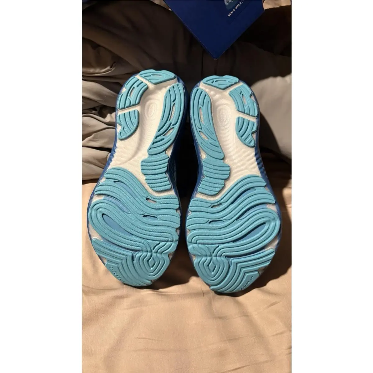 Brooks shoes - RunDisney x Brooks Glycerin 22 - 110530-421 - Blue 3