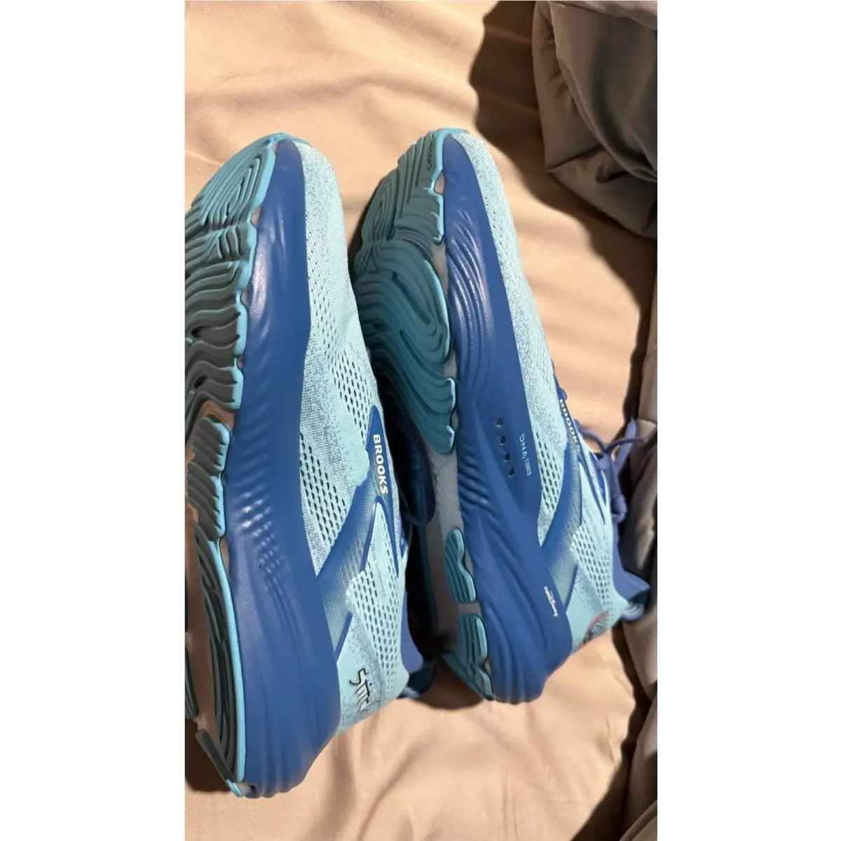 Brooks shoes - RunDisney x Brooks Glycerin 22 - 110530-421 - Blue 4