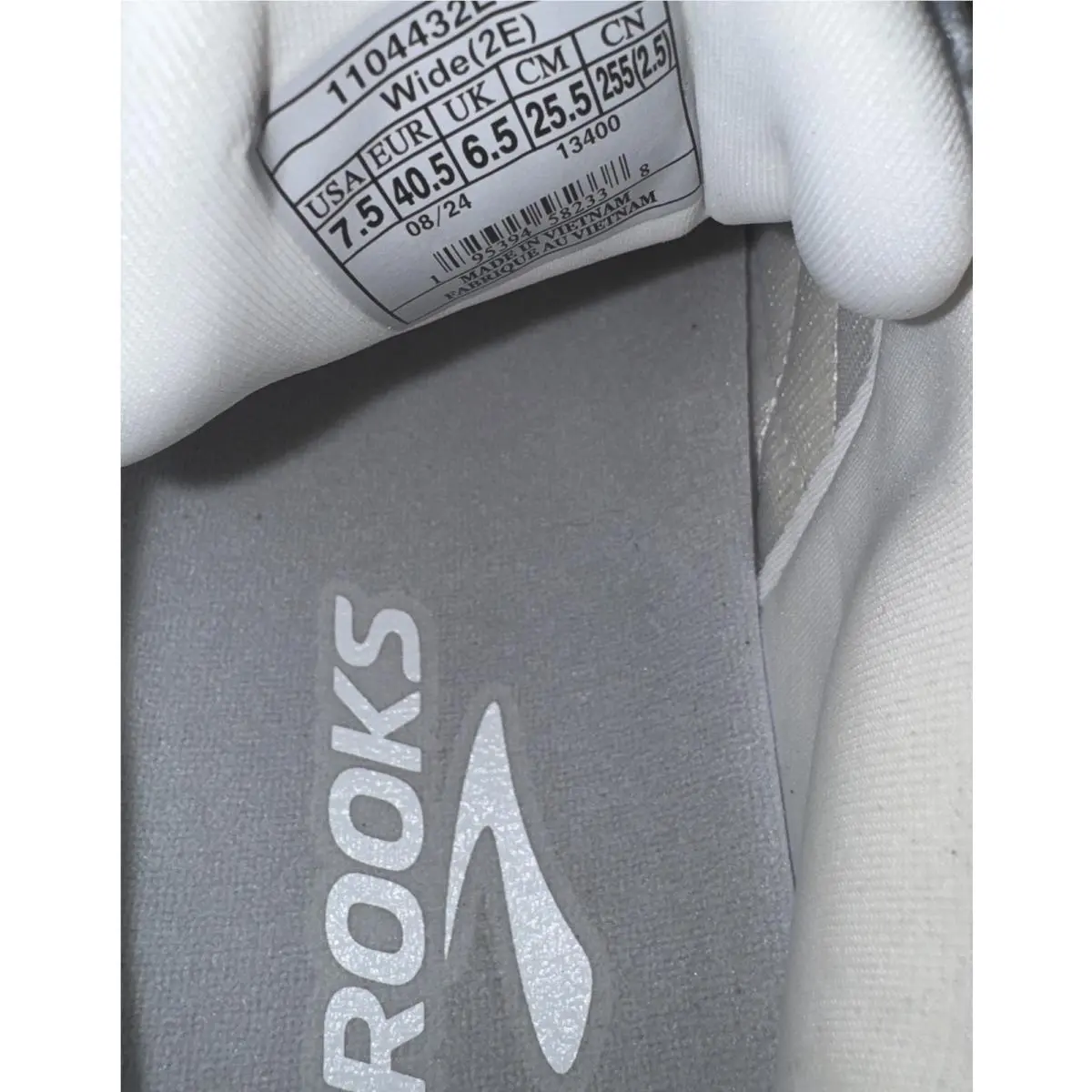 Brooks shoes - Brooks Ghost Max L - Ghost Max - 110443-2E-142 - White (UPC: 0195394582338) 5