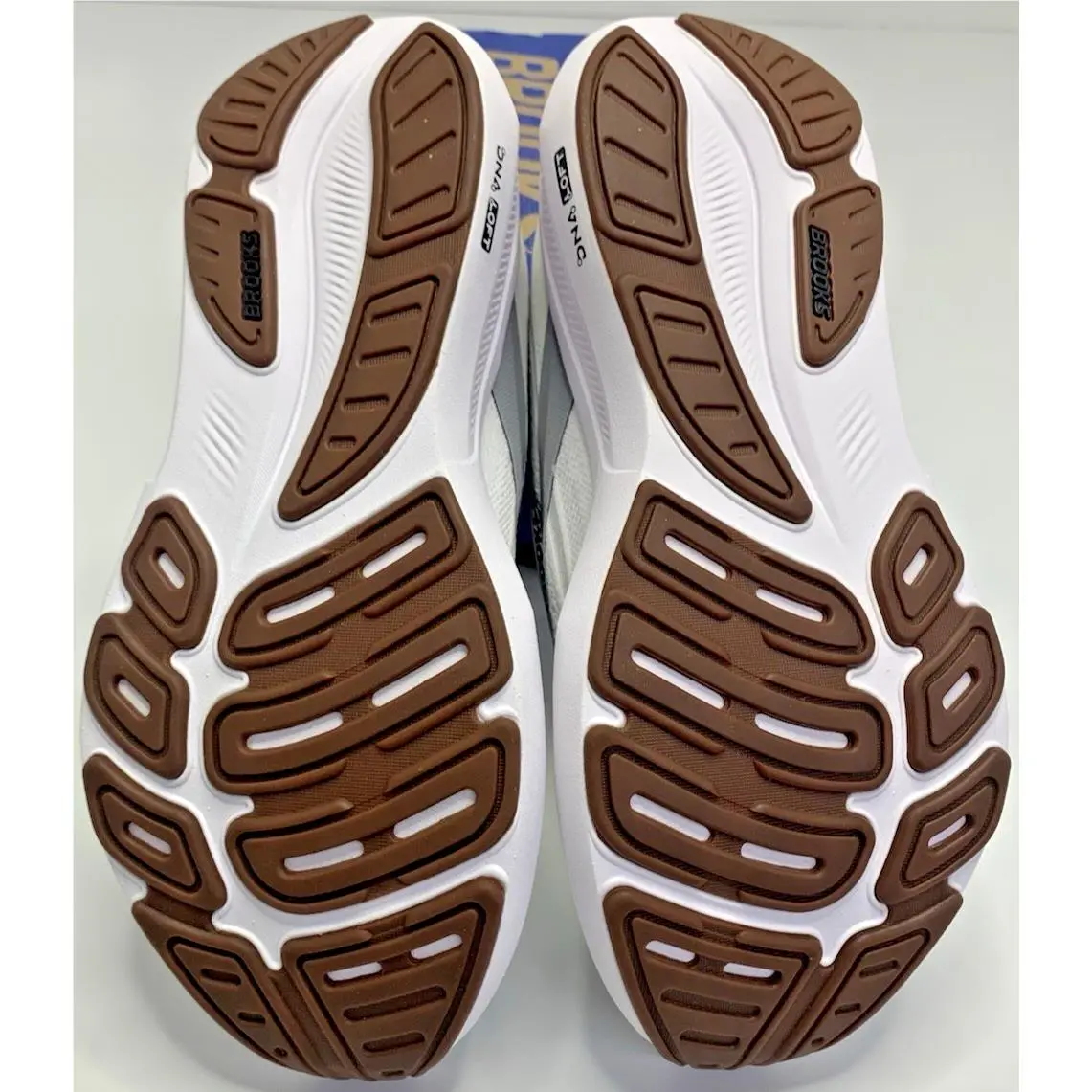 Brooks shoes - Brooks Revel - Revel - White 5