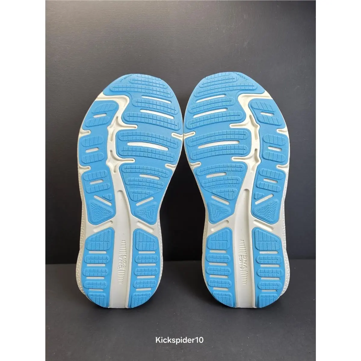 Brooks shoes - Brooks Ghost Max - Ghost Max - 1203951B818 - Papaya Apricot Blue 5