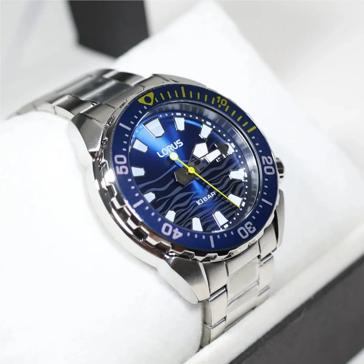 Lorus Men`s Diver Blue Dial Stainless Steel Sports Watch RH947RX9
