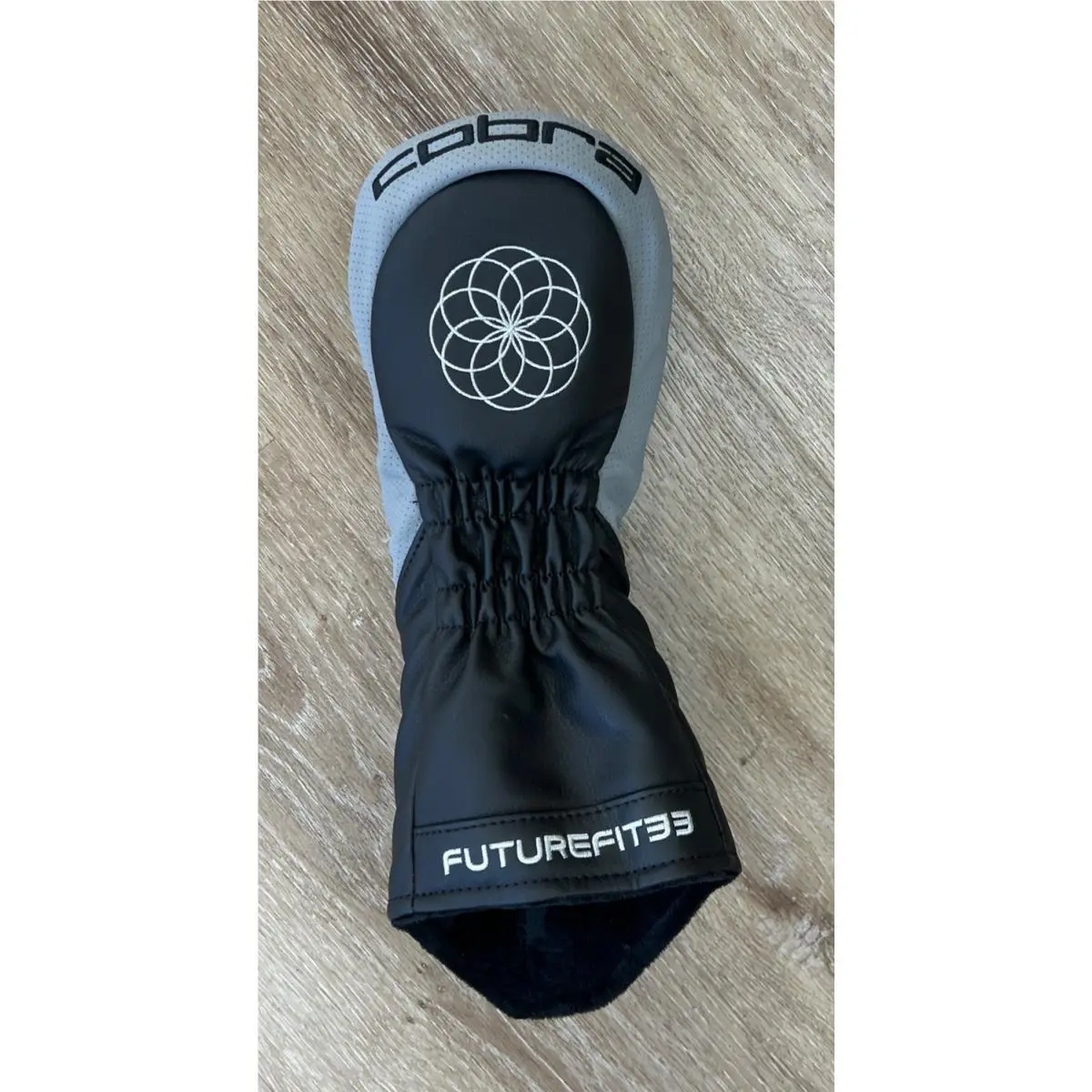 Cobra  - Futurefit33 SV - 917255 - Black, Lie Angle: Black (UPC: 0887996219261) 5