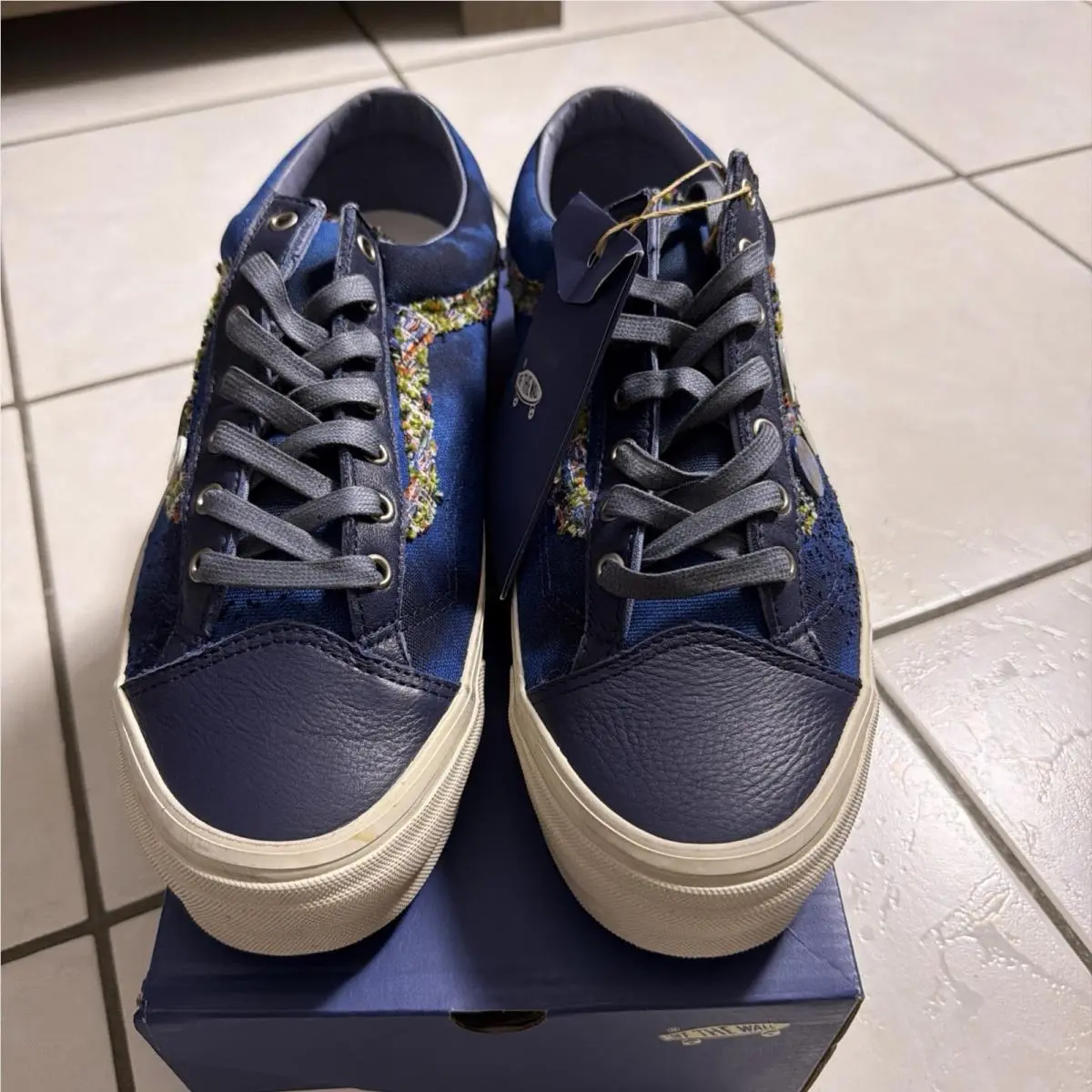 Vans shoes - VANS Old Skool - Old Skool - VN000E8VNVY - Blue 0