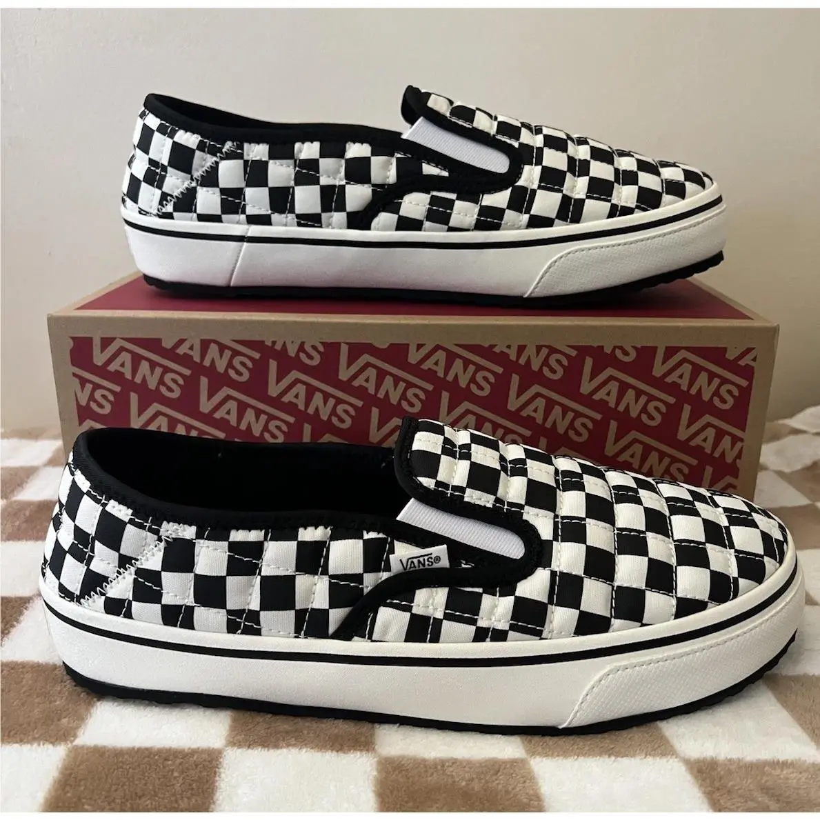 Slip-er 2 Checkerboard Shoes White/black VN0A4UWOIB8 Men’s Size 10 by Vans