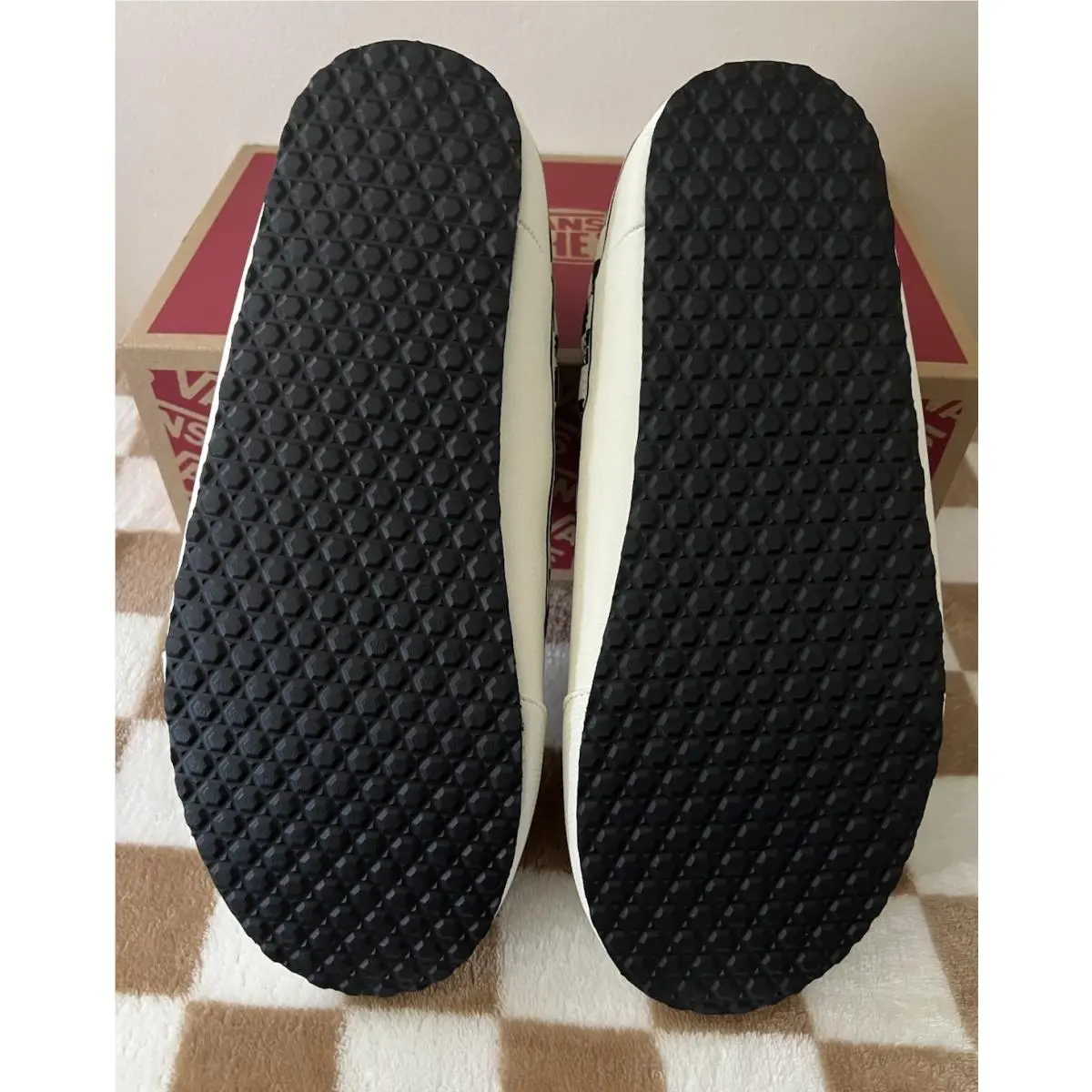 Vans shoes - VANS Slip-Er 2 - VN0A4UWOIB8 - White 12