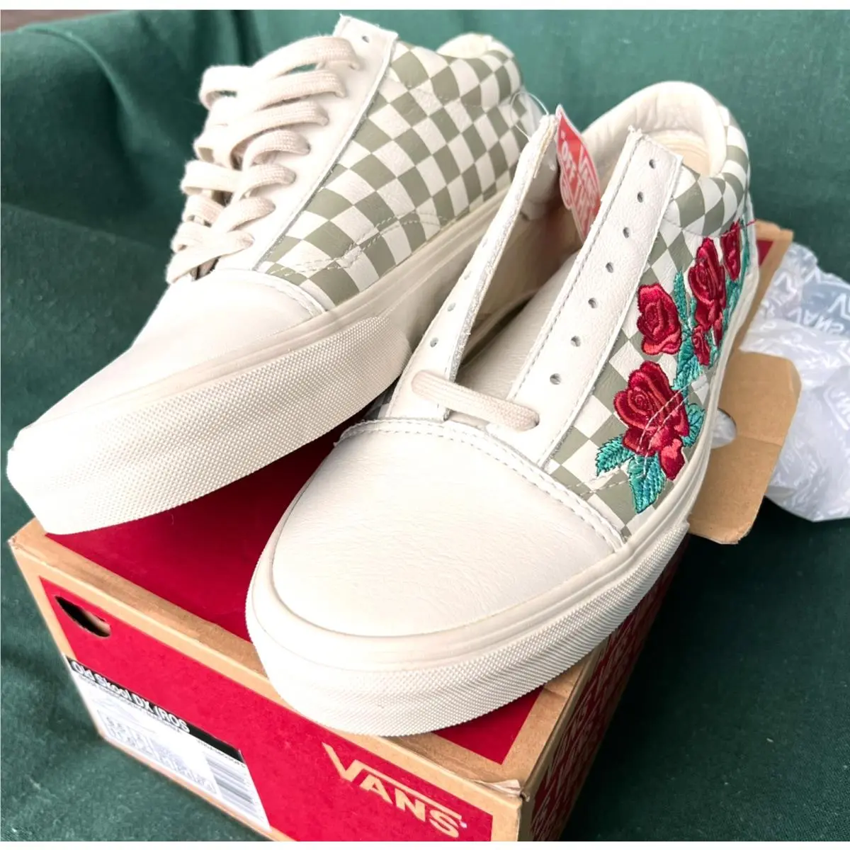 Old Skool DX Rose Embroidery Marshmallow Checkered Skate Shoes 9.5 M 11 W by Vans