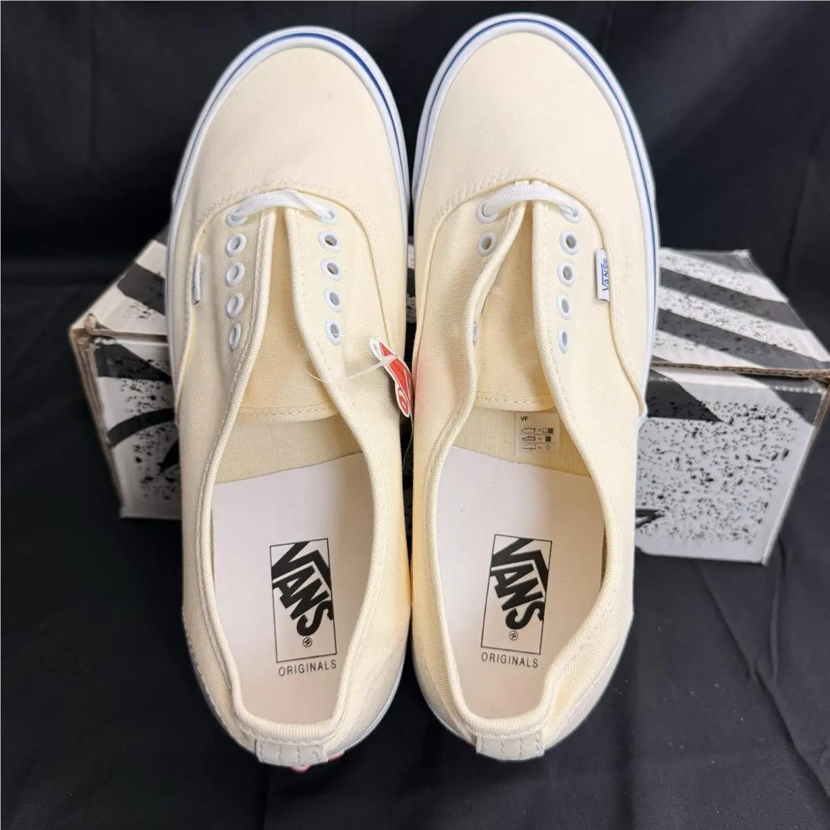 Vans shoes - VANS Authentic LX - Authentic - VN0A4BV90RD - White 2