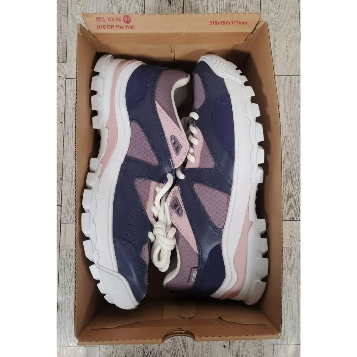 Off The Wall Shoes Womens Size 9.5 Trailhead Purple Pink by Vans