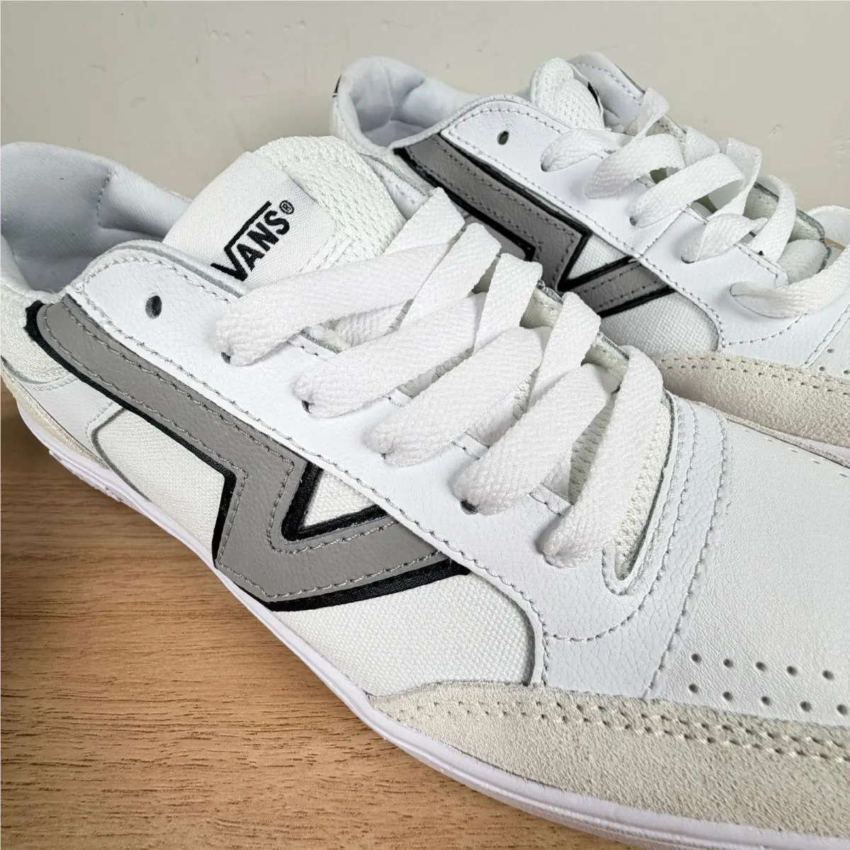 Vans shoes - Lowland CC - Lowland - White (UPC: 196571267567) 1