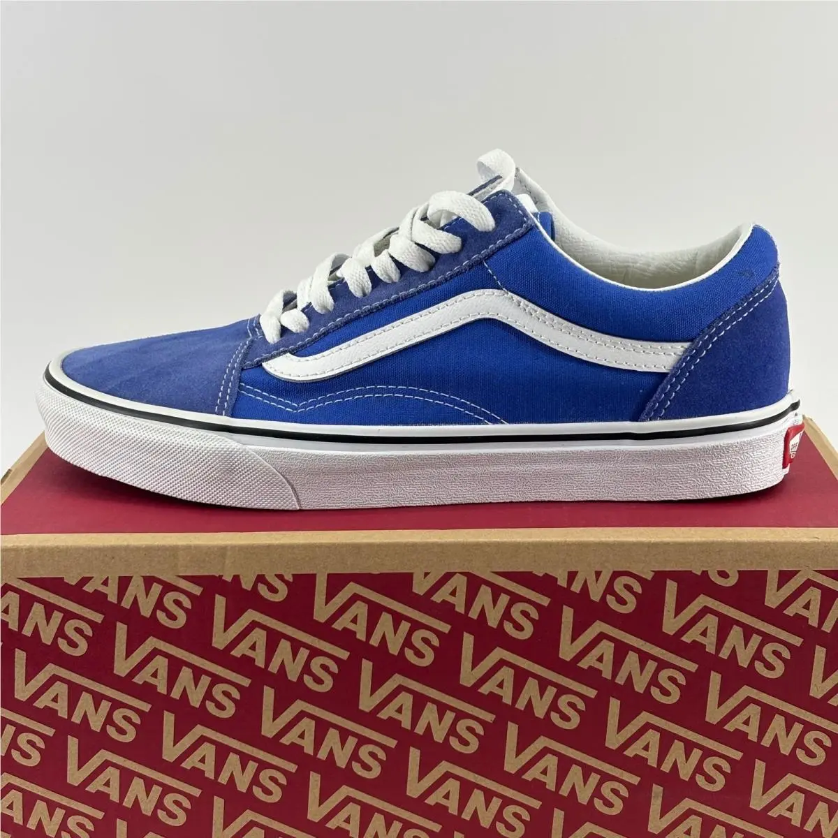 Old Skool Sneakers Unisex Men 8 Women 9.5 Dazzling Blu Blue Suede Canvas by Vans
