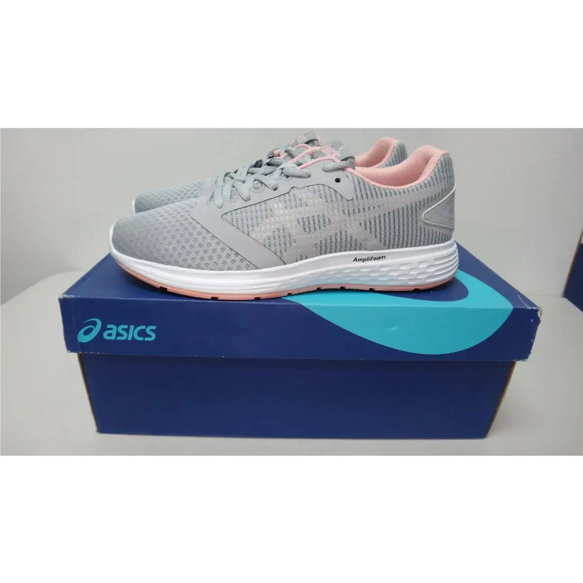 Asics Patriot 10 Womens Running Shoes Size 6 Gray Pink Amplifoam 1012A117