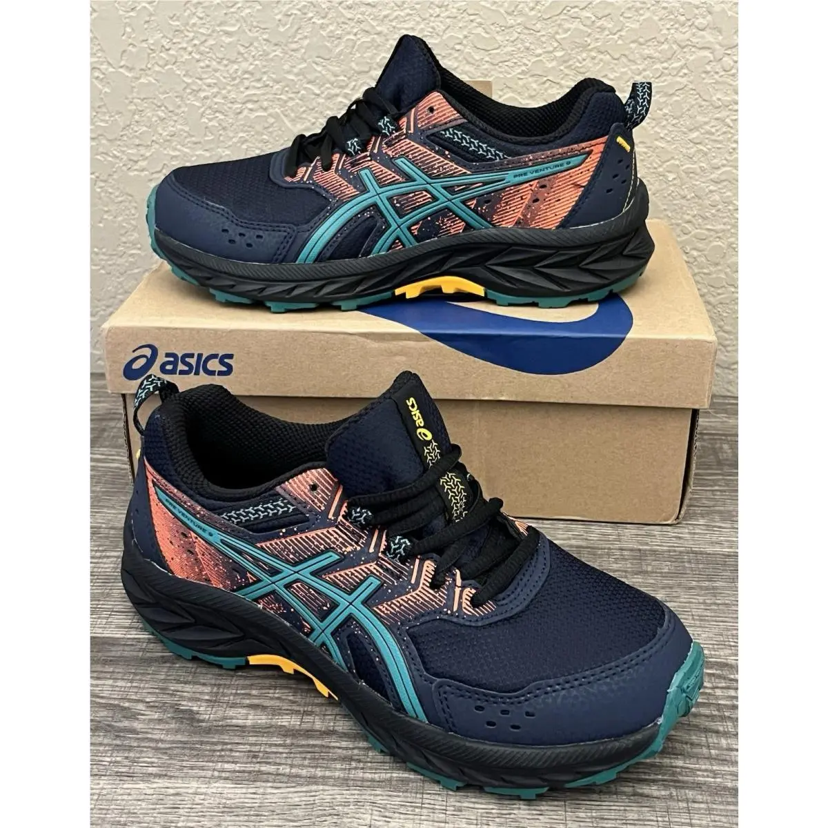 Asics Gel Venture 9 Juniors Trail Running Shoes Youth Size- 3