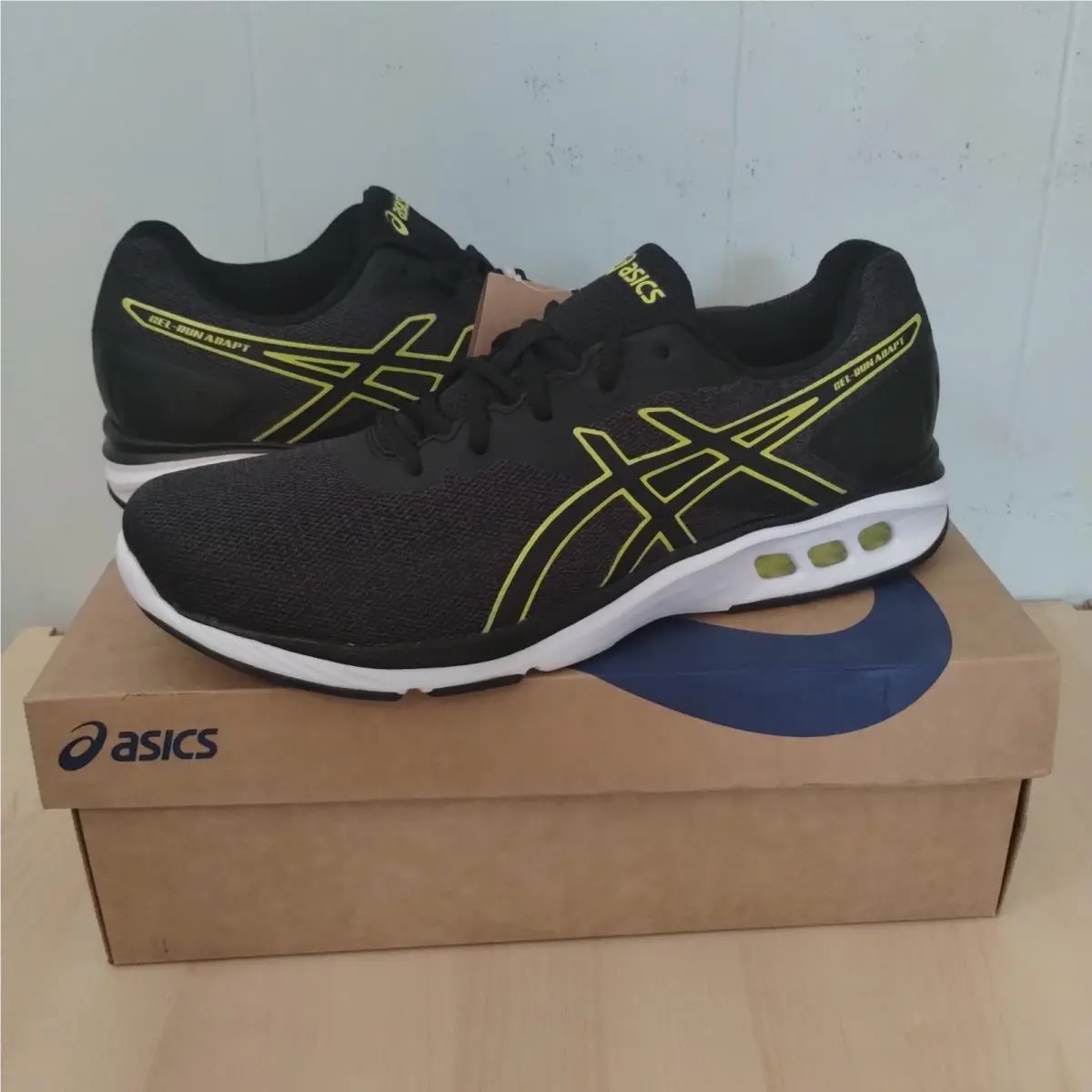Men`s Size 10 Asics Gel Run Adapt Black Neon Bright Yellow Sneakers