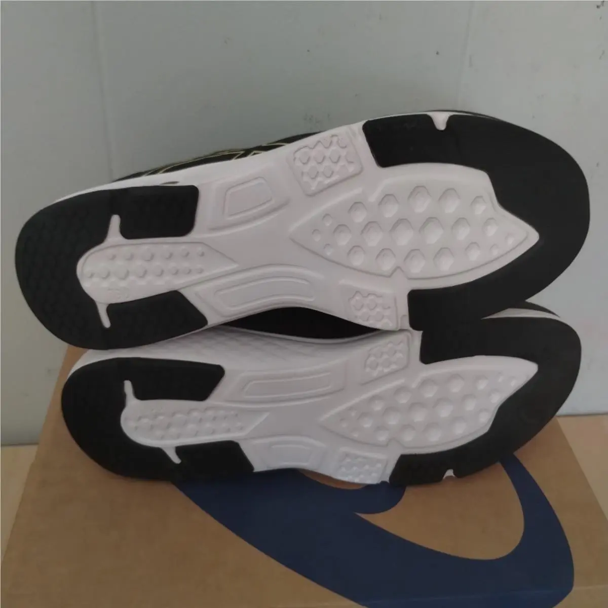 Asics shoes - ASICS GEL-Run - Black 1
