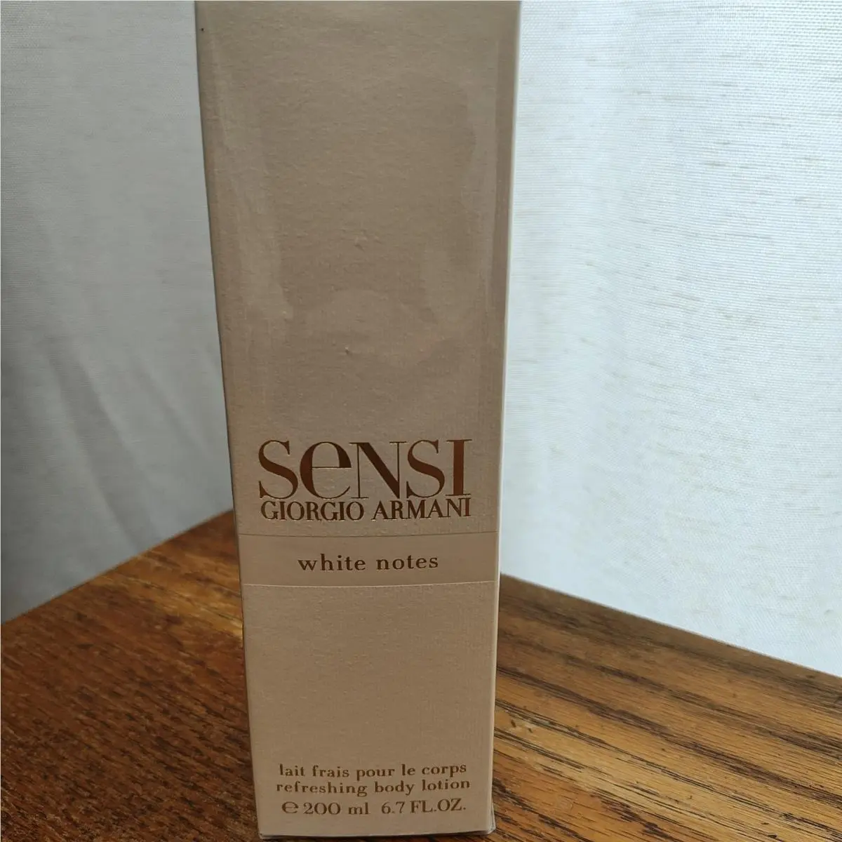 Giorgio Armani Sensi White Notes Refreshing Body Lotion 6.7 Oz Package