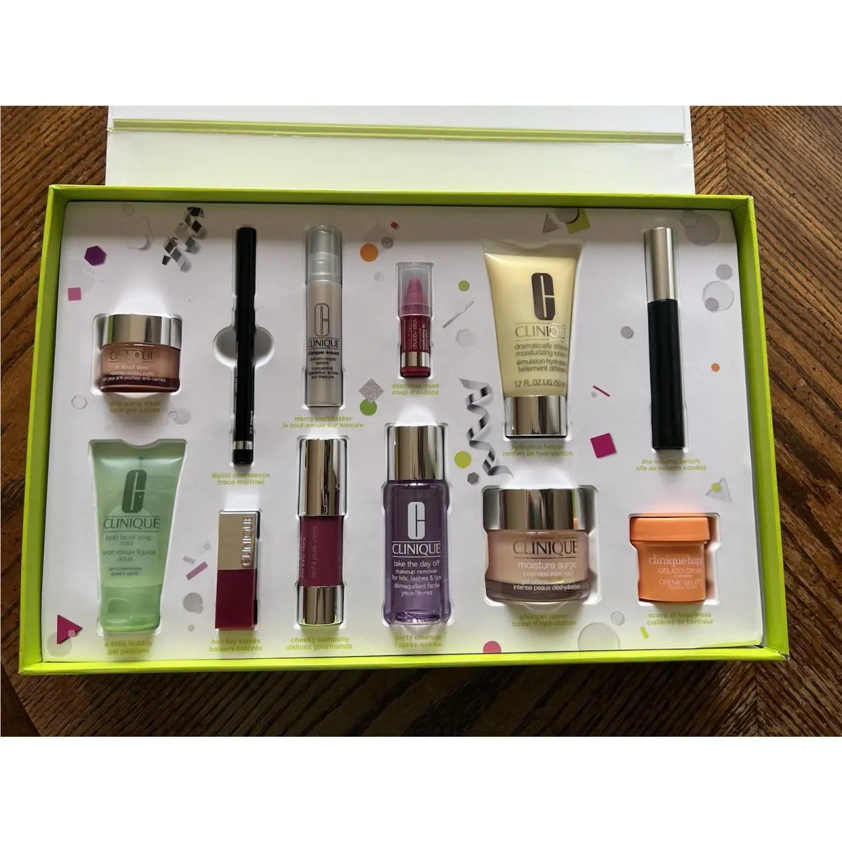 Clinique 2017 Party Favourites Collection 12pc Set - Lipsticks Moisturizers