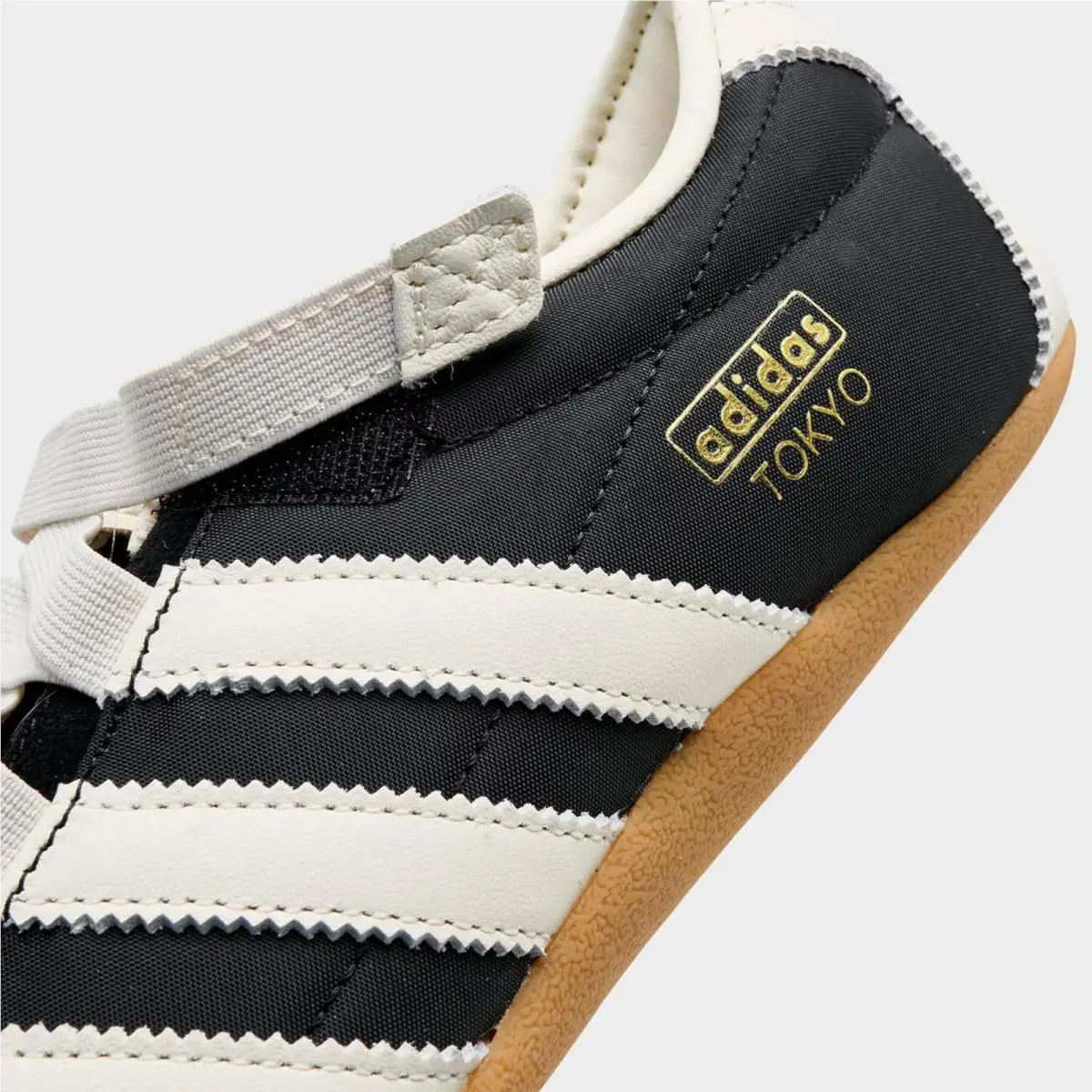 Adidas shoes - JR4790 001 - Core Black/Cream White/Gold Metallic 4