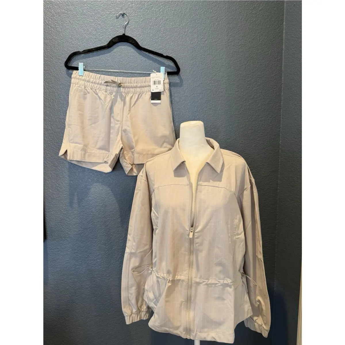 Adidas clothing - Beige 2