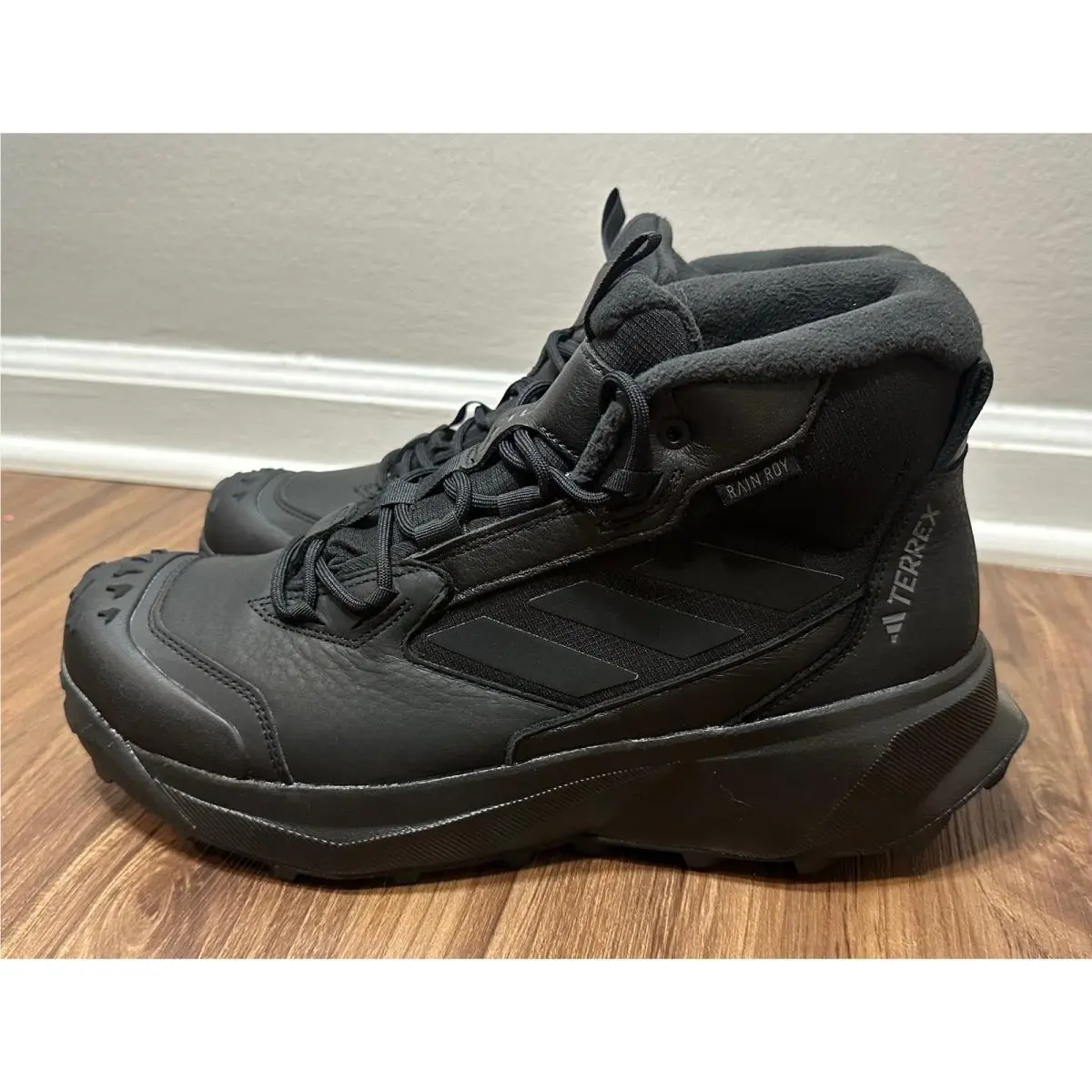 Terrex Winter Leather Round Toe Boots Black Rain.rdy Sz 10 ID2859 by Adidas