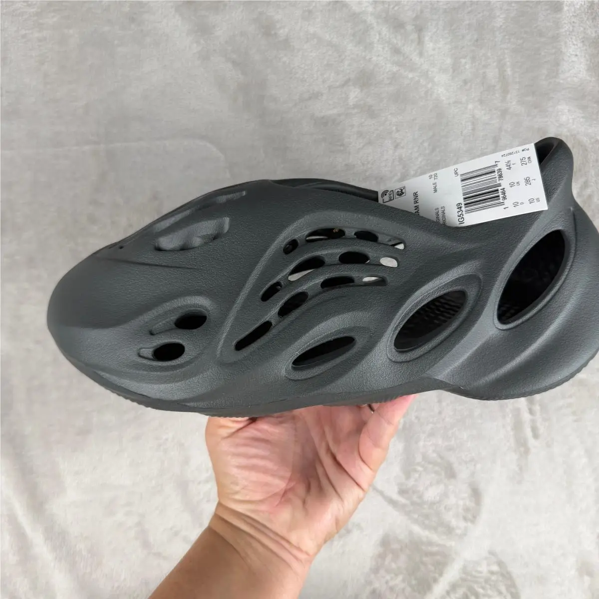 Adidas shoes - Yeezy Foam Runner Carbon IG5349 - Gray 3