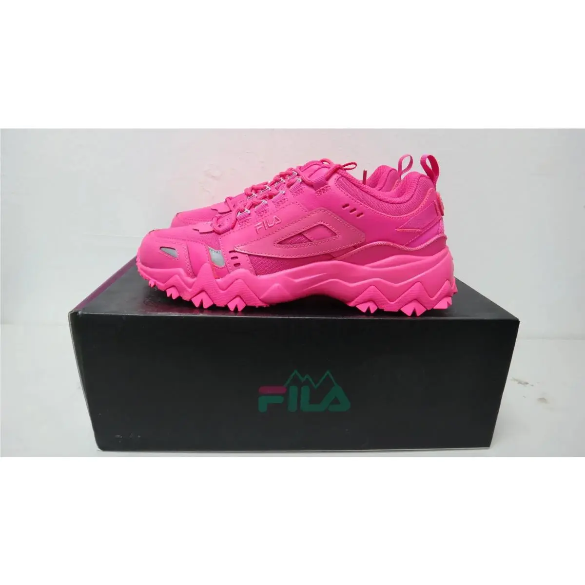 Fila Women`s Oakmont TR Trail Sneakers 9.5 Pink Glo Chunky Athletic Shoes