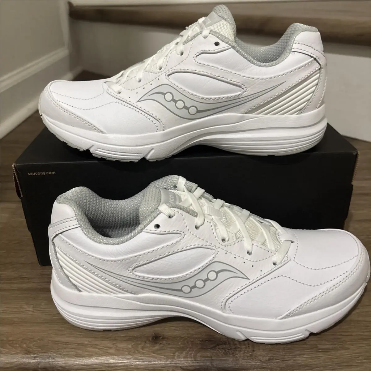 Saucony Integrity Walker 3 White Medium Women`s Shoe Slip Resistant s50204-1