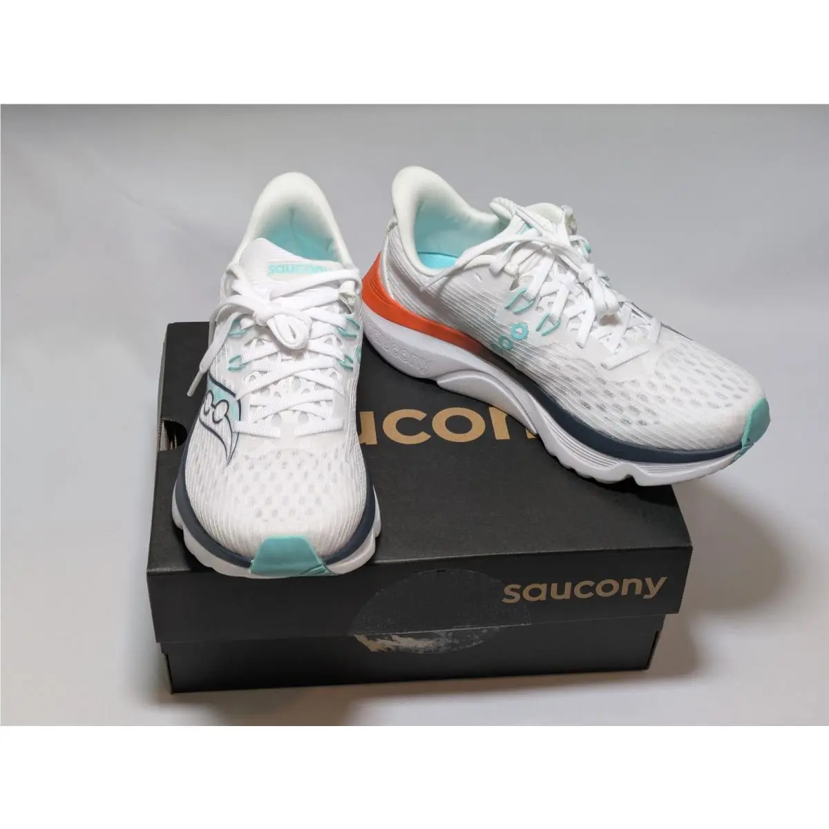 Saucony Kinvara 16 Women`s Low Top Trainer Shoes Sneakers White/navy